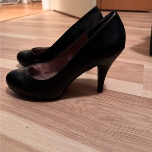 Black womens 8 heels